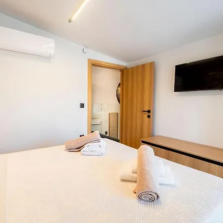 Kallithea Luxury -zeus- *